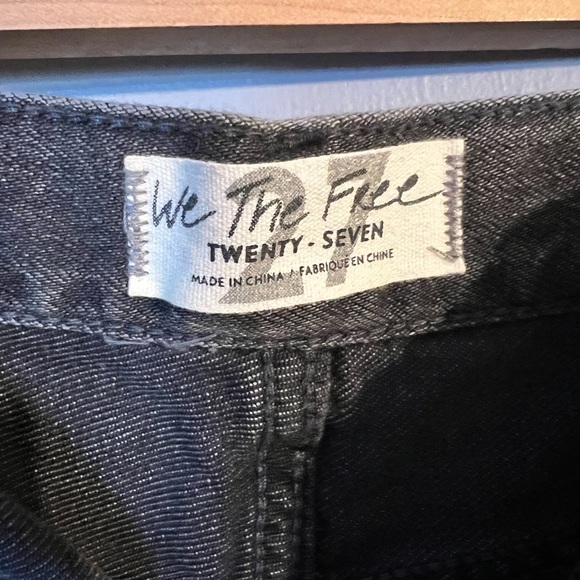 Free People NWOT Loving Good Vibrations Denim Distressed Black Cutoffs - Picture 9 of 11